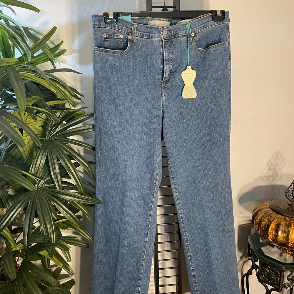Slim R Jeans by Nancy Bolen
